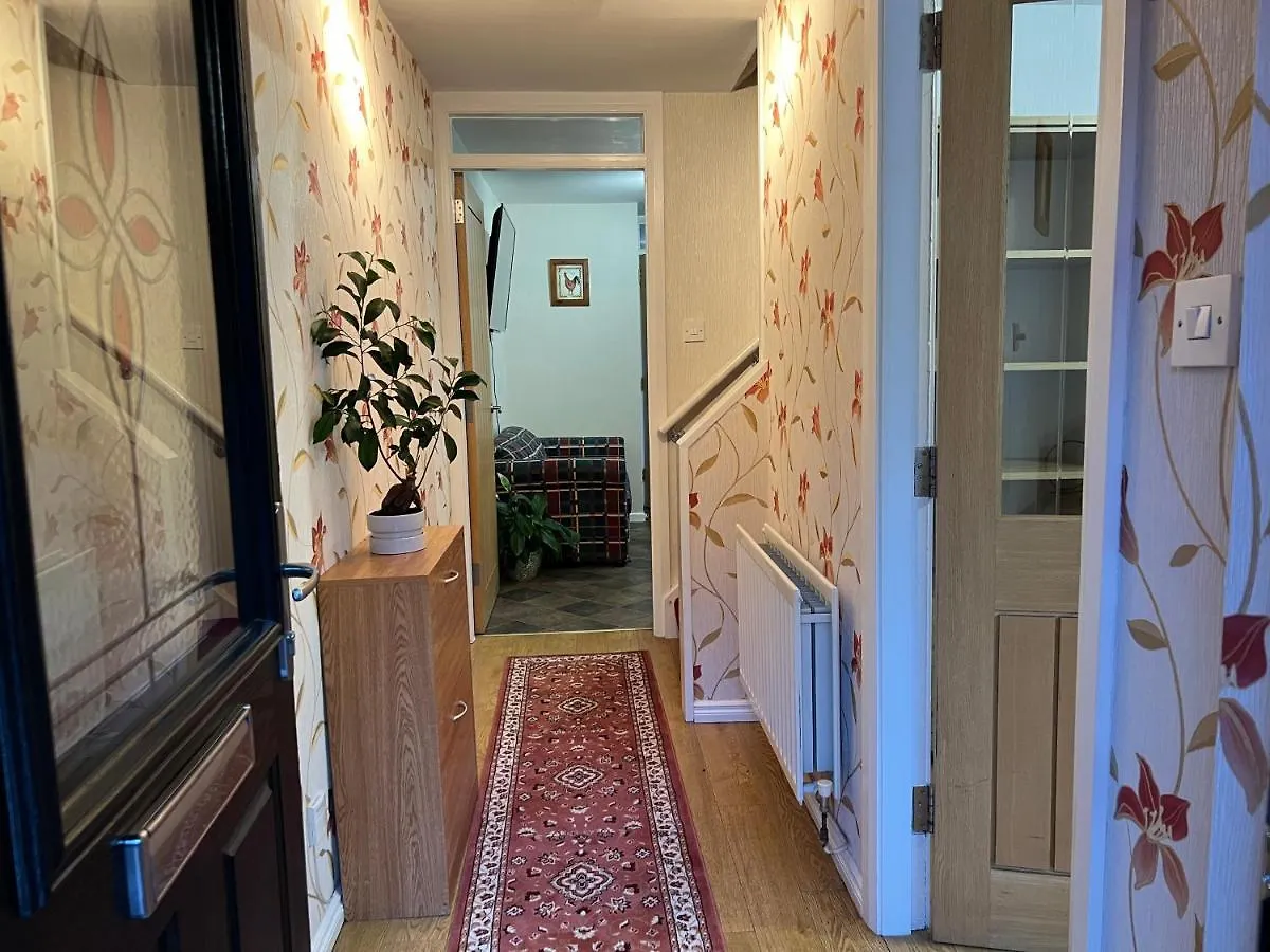 3 Bedroom House Near City Centre location